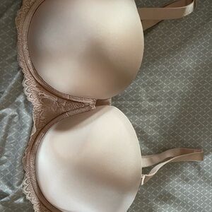 NWOT Torrid Lace Trimmed Bra in Cream 42DD